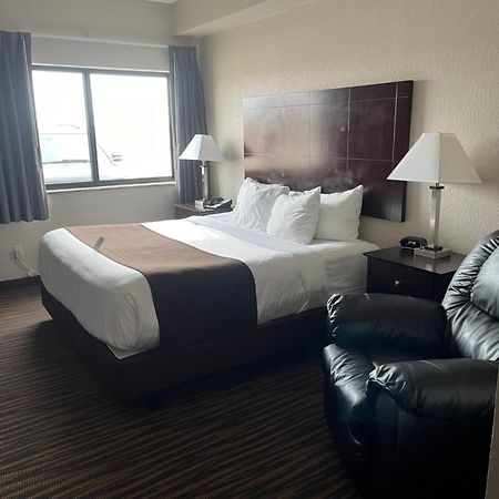 Cobblestone Inn & Suites - Denison | Oak Ridge Екстер'єр фото