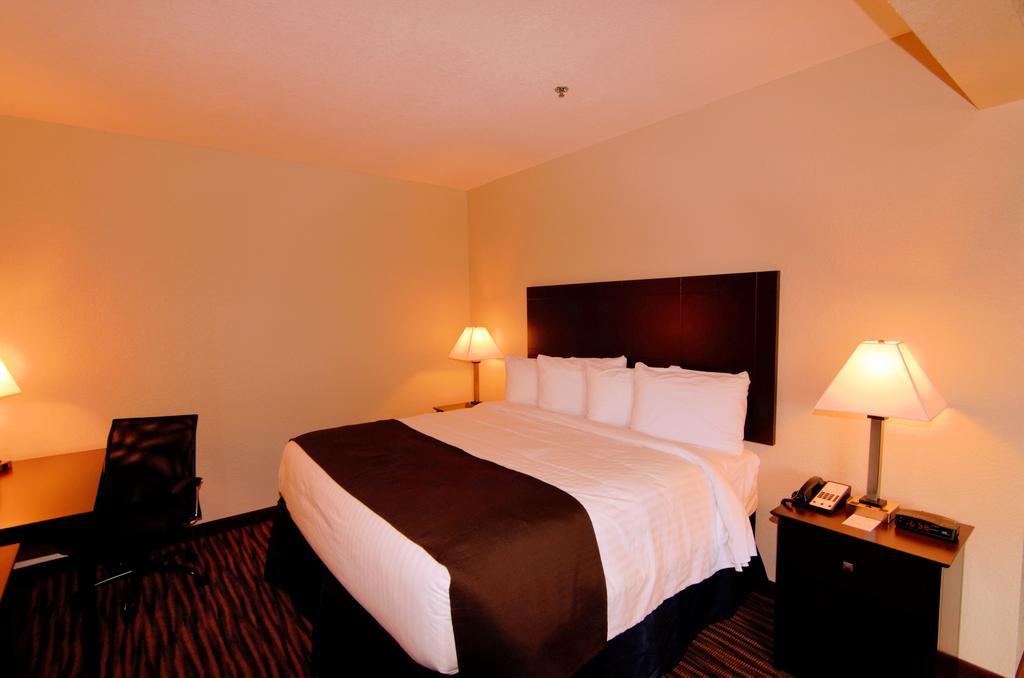 Cobblestone Inn & Suites - Denison | Oak Ridge Екстер'єр фото