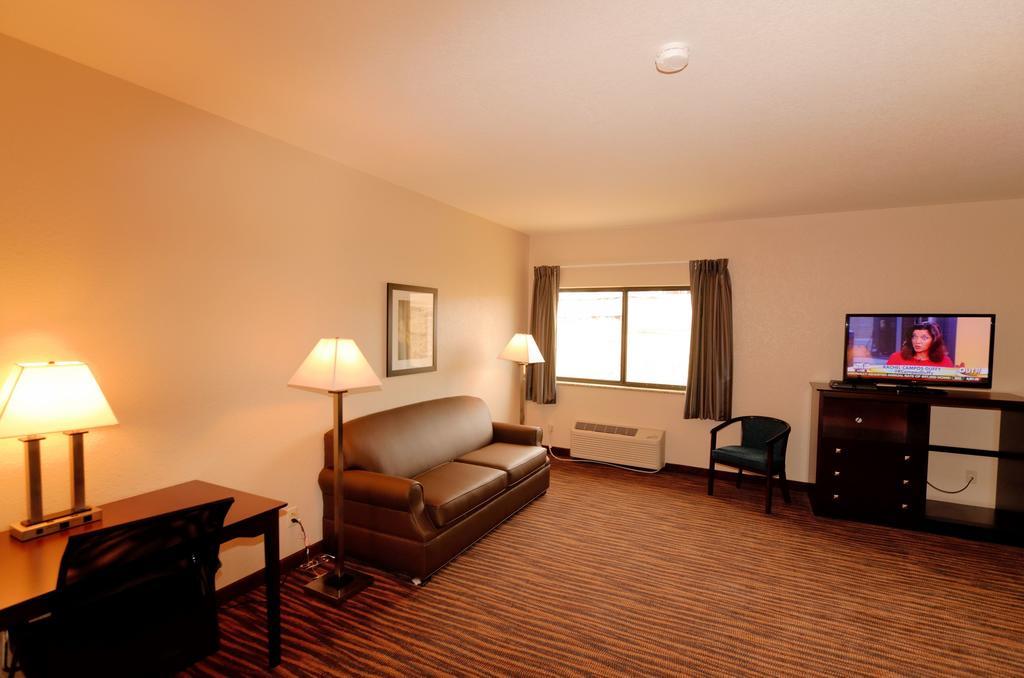 Cobblestone Inn & Suites - Denison | Oak Ridge Номер фото