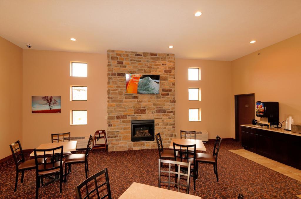 Cobblestone Inn & Suites - Denison | Oak Ridge Екстер'єр фото