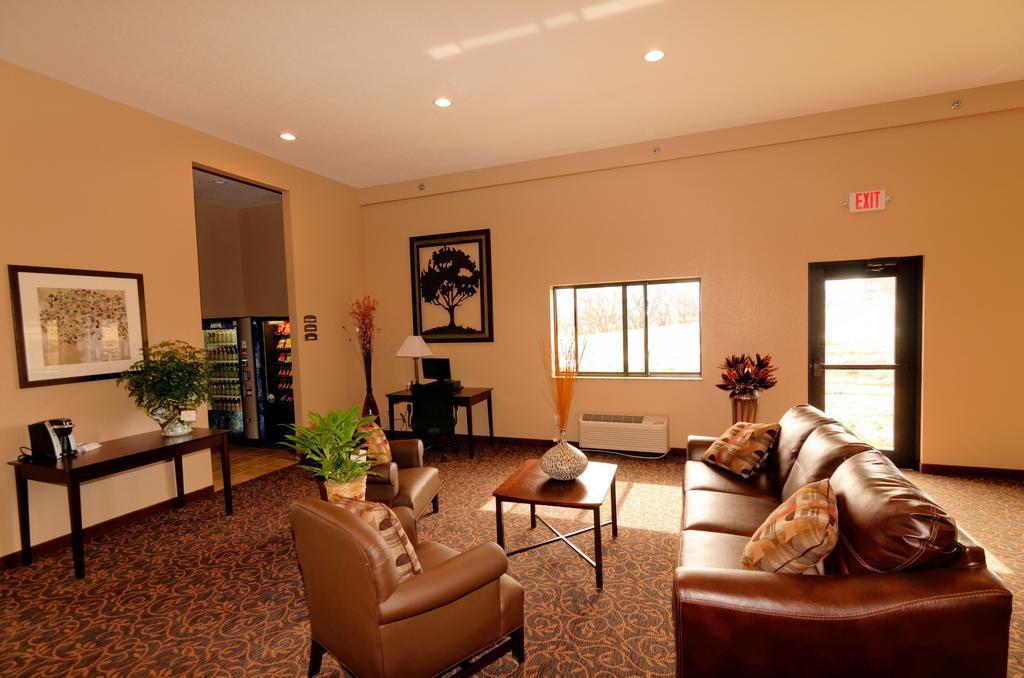 Cobblestone Inn & Suites - Denison | Oak Ridge Екстер'єр фото