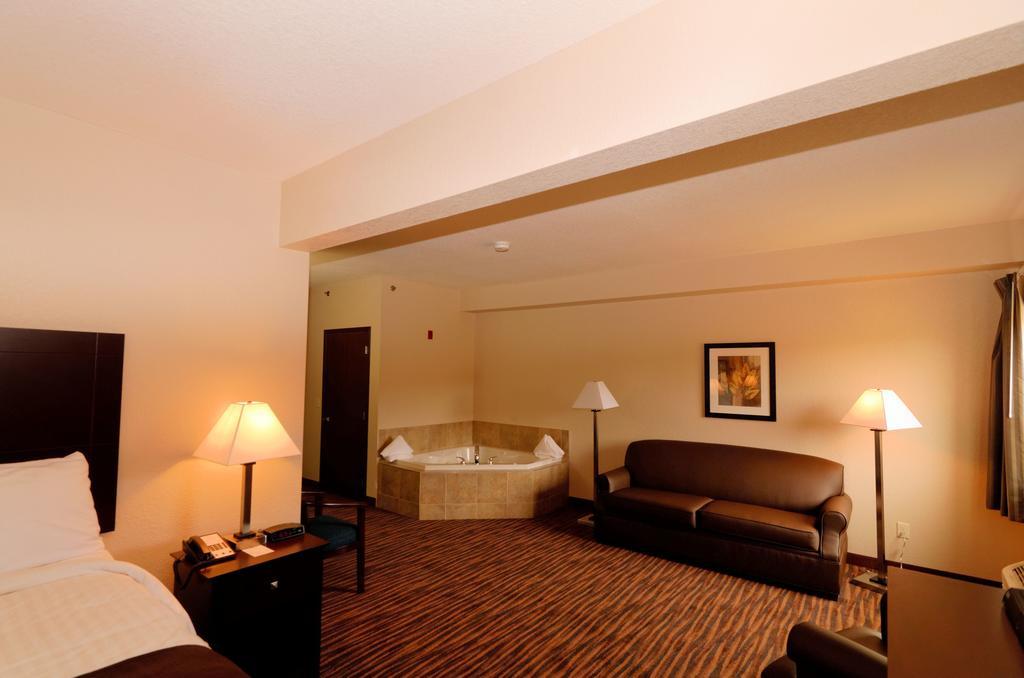 Cobblestone Inn & Suites - Denison | Oak Ridge Екстер'єр фото