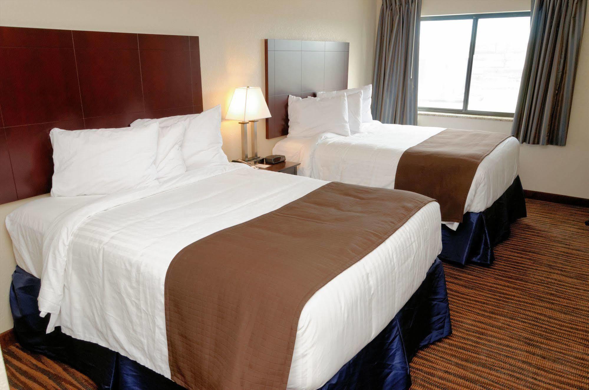 Cobblestone Inn & Suites - Denison | Oak Ridge Екстер'єр фото