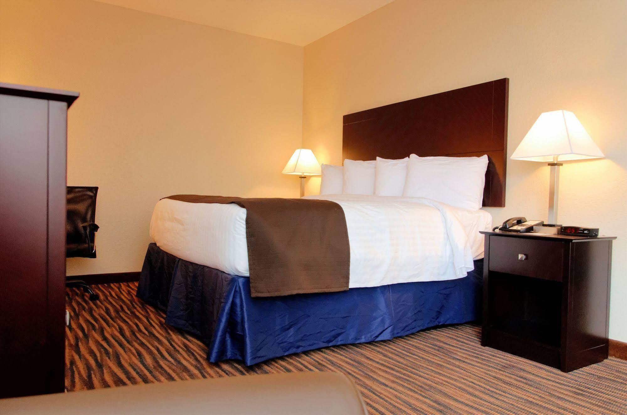 Cobblestone Inn & Suites - Denison | Oak Ridge Екстер'єр фото